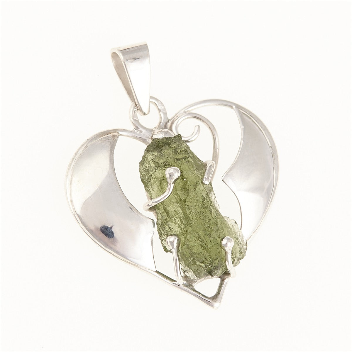 Silver pendant with moldavite – heart 015