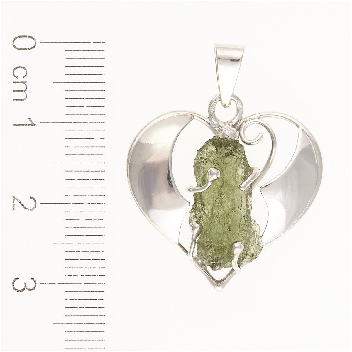 Silver pendant with moldavite – heart 015