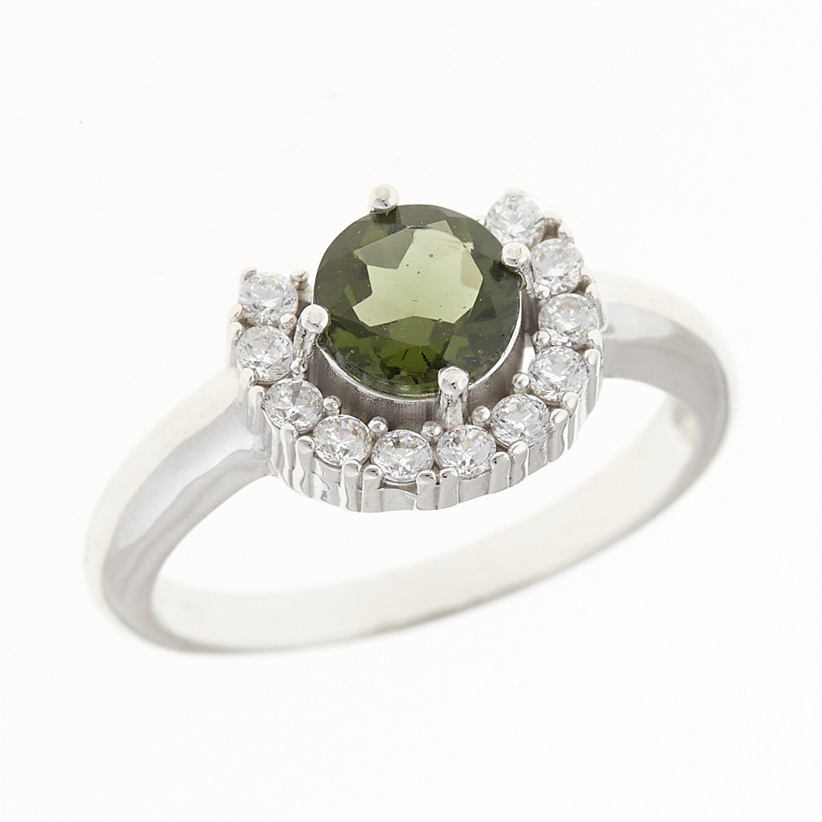 Anello in argento rodiato con moldavite ovale verde oliva e corona parziale di zirconi