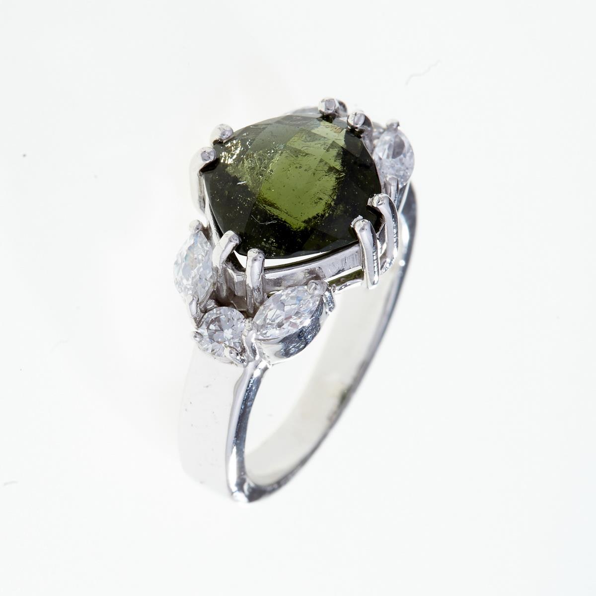 Silver ring with moldavite and zirkonia 252