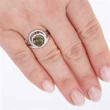 Anello in argento con moldavite e granati 285G