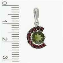 Ciondolo in argento con moldavite e granati 289G