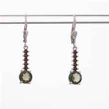 Orecchini in argento con moldaviti e granati 462G