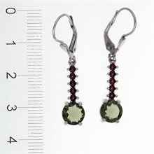 Orecchini in argento con moldaviti e granati 462G