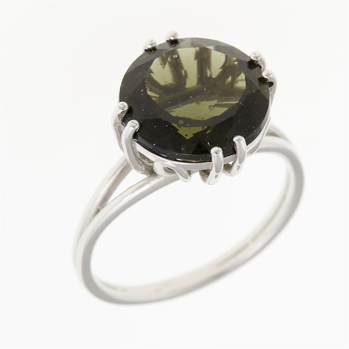 Anello in argento 925 con moldavite verde oliva taglio rotondo brillante su griffe