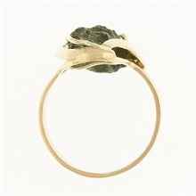Anello d'oro con moldavite 093