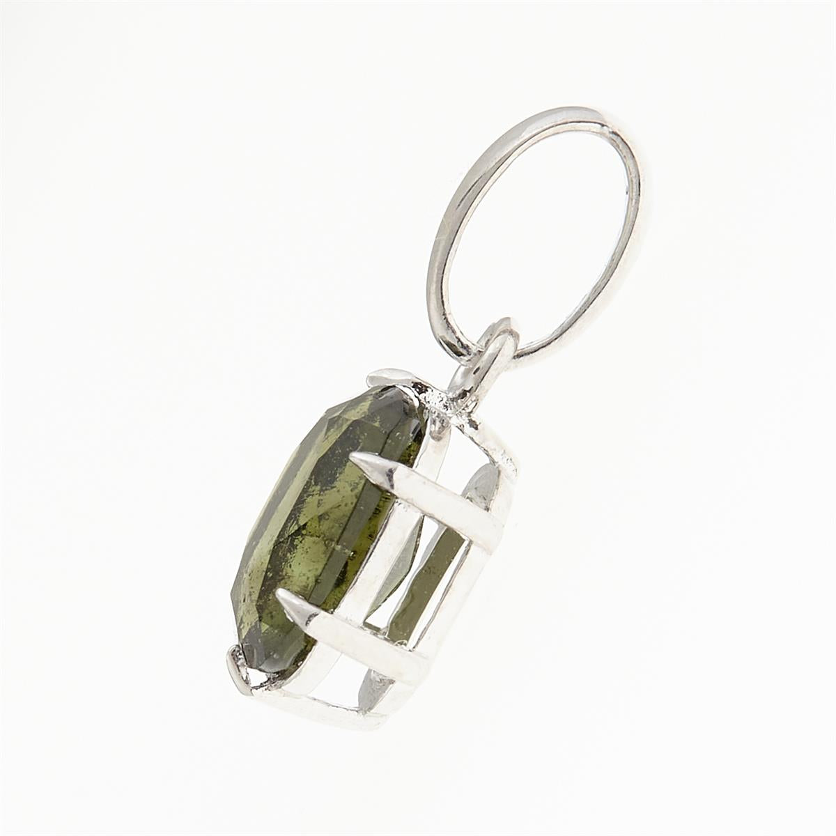 Silver pendant with moldavite 31