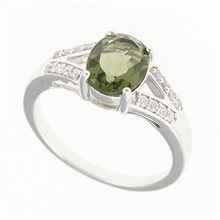 Anello in argento con moldavite e zirconi 04