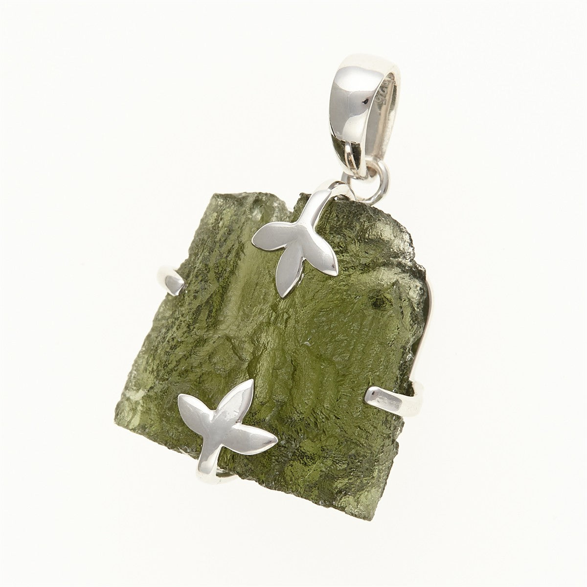 Silver pendant with a moldavite SM12112