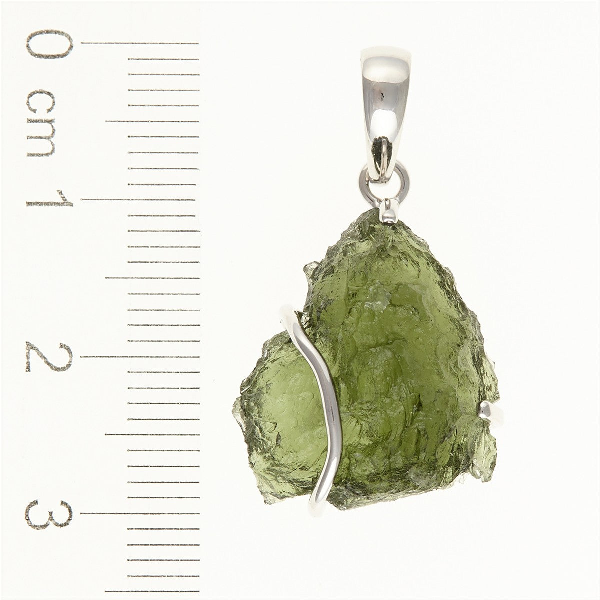 Silver pendant with a moldavite SM12113