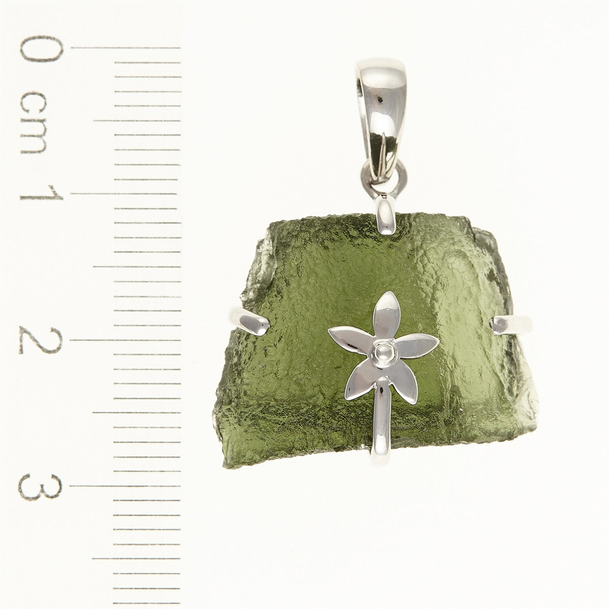 Silver pendant with a moldavite SM12123
