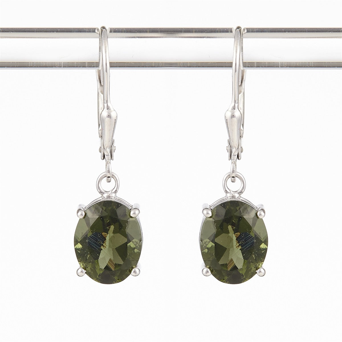 Silver earrings with moldavite 031-4A