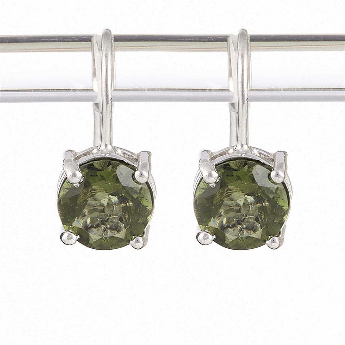 Silver earring with moldavite 107-4