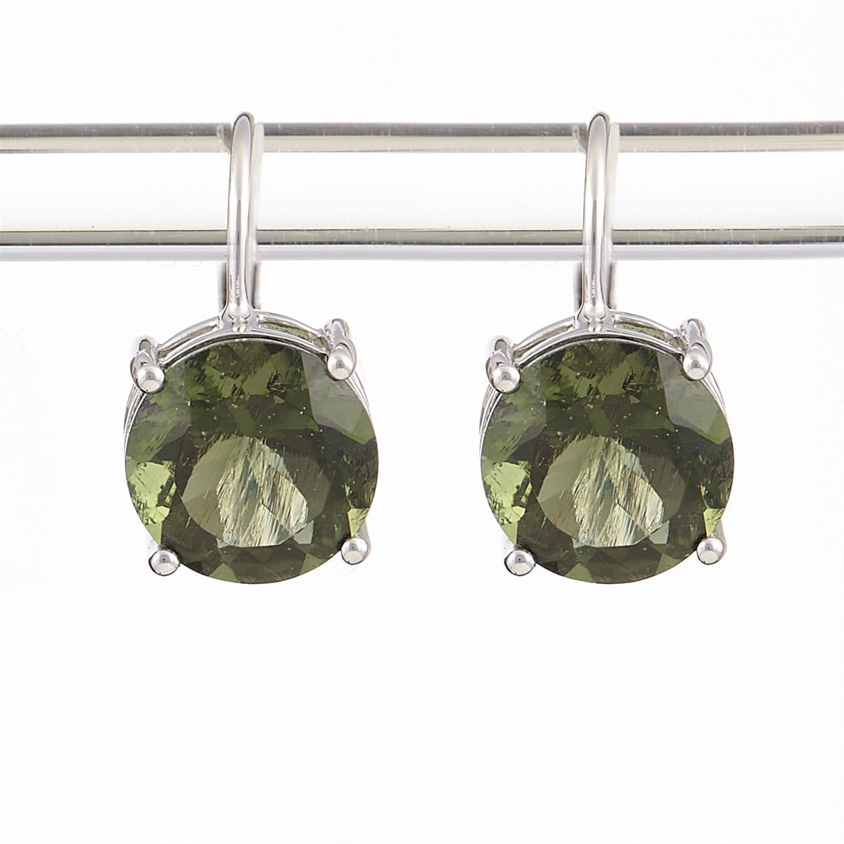 Silver earring with moldavite 109-4