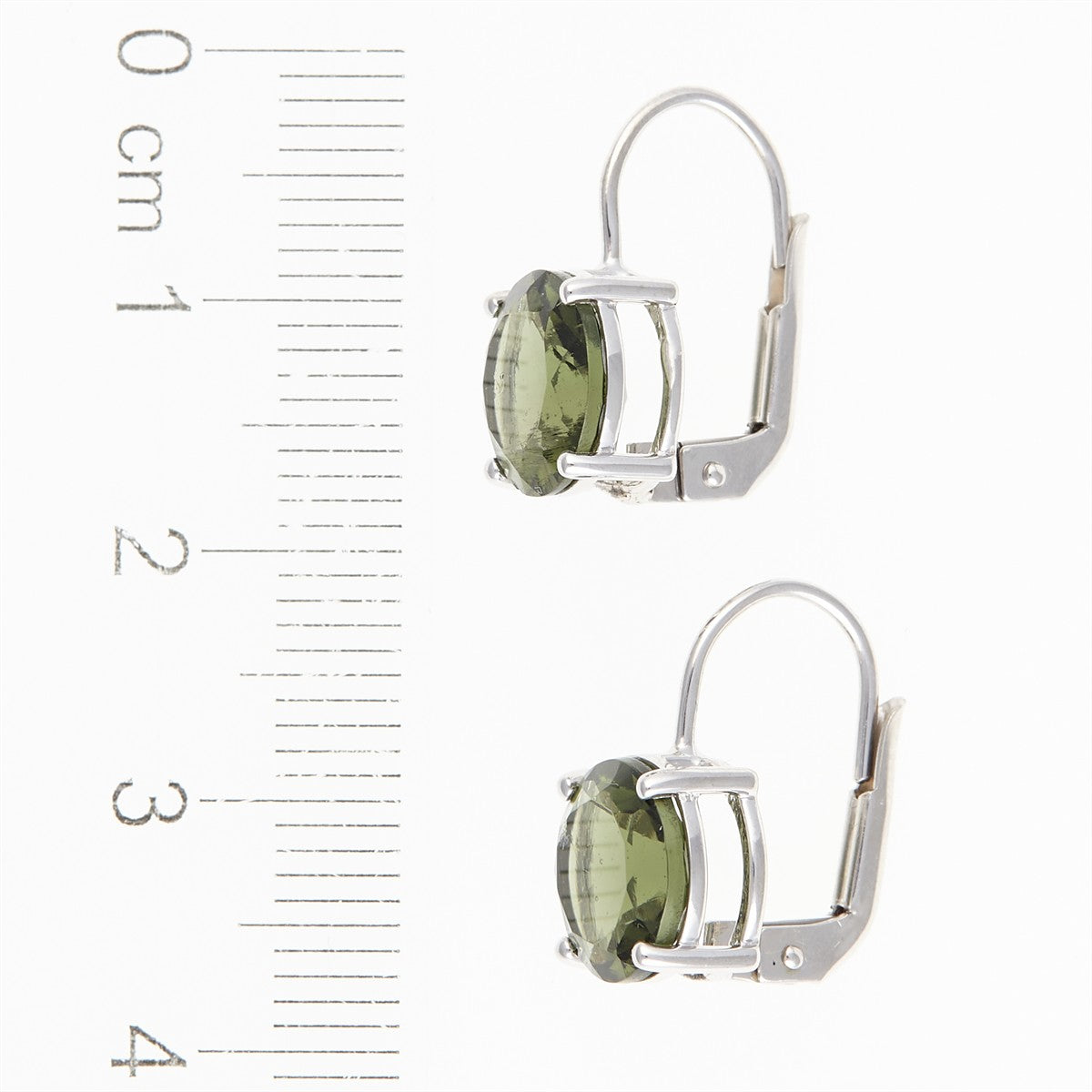 Silver earring with moldavite 109-4