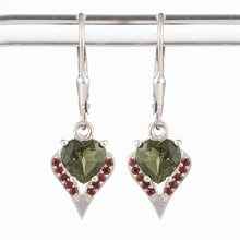 Orecchini in argento con moldavite e granati - cuore 265G-4