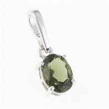 Silver pendant with moldavite 044
