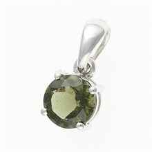 Silver pendant with moldavite 107
