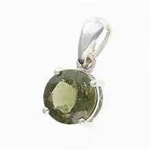 Silver pendant with moldavite 109