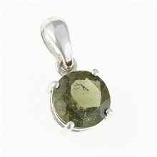 Silver pendant with moldavite 109