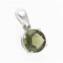 Silver pendant with moldavite 109