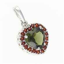 Ciondolo in argento con moldavite e granati - cuore 198G