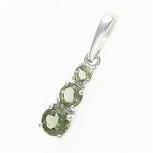 Silver pendant with moldavite 267