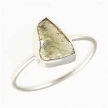 Anello in argento con pietra naturale moldavite 011B