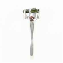 Anello in argento con moldavite e granati 283G
